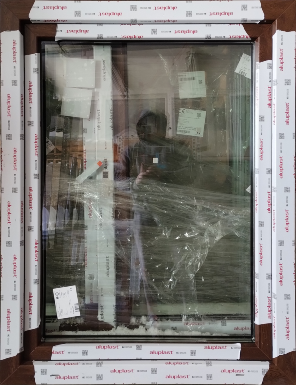 Vpredaj oken a dver! Plastov okno Soft 2023-22 95x127cm, Oech/Bl, OS, prav - k dispozici 1 kus